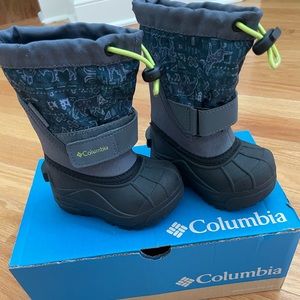 Columbia Toddler powdering plus II snow boots- size 5